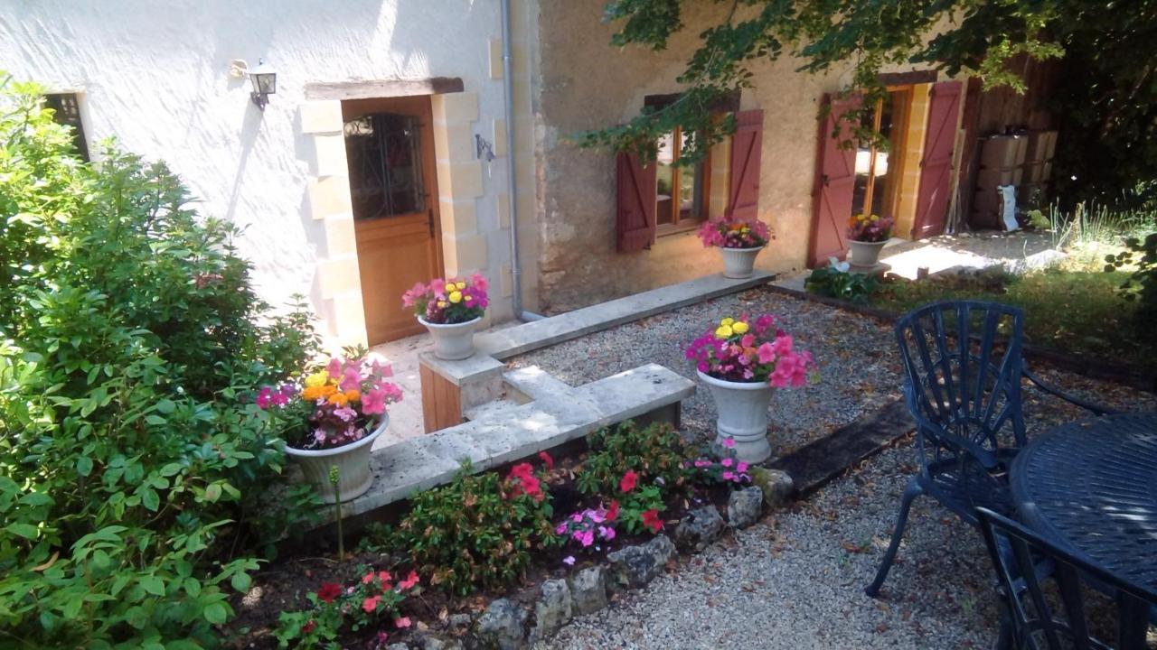Les Coustilles Saint-Alvere Екстер'єр фото