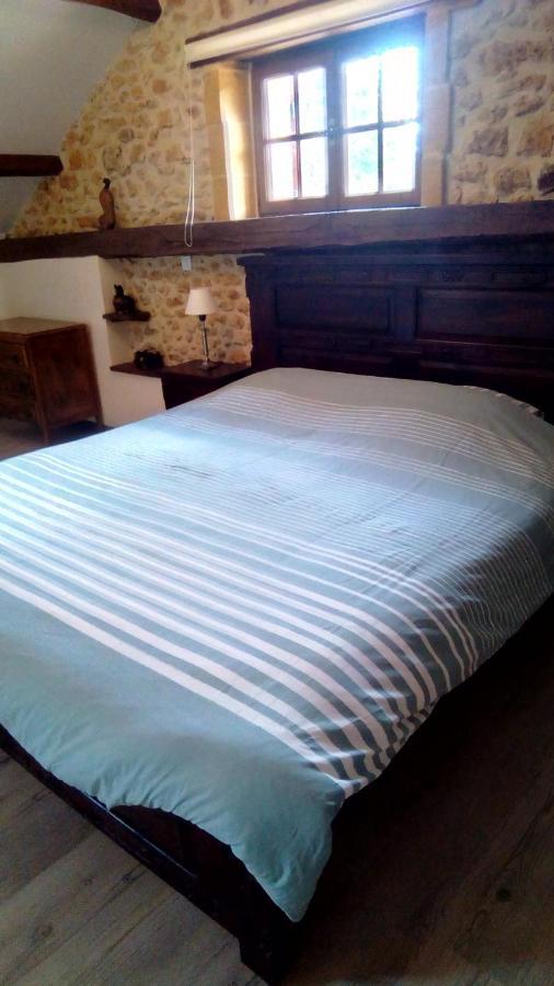Les Coustilles Saint-Alvere Екстер'єр фото